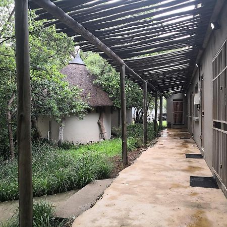 Touch Of Africa Lodge แลนเซอเรีย ภายนอก รูปภาพ