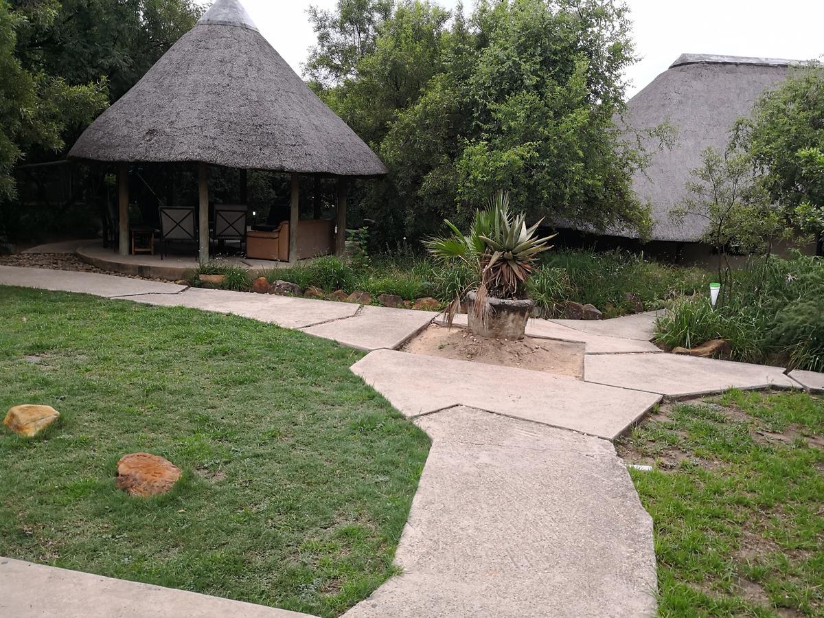 Touch Of Africa Lodge แลนเซอเรีย ภายนอก รูปภาพ